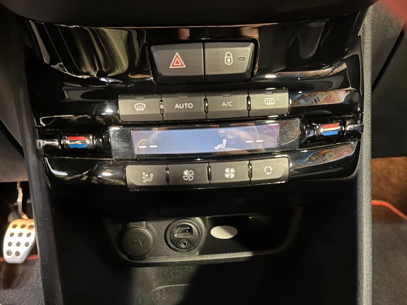 Peugeot 208 GTI 30th, снимка 11 - Автомобили и джипове - 50293652
