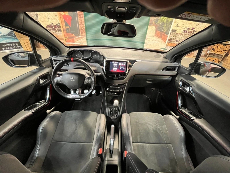 Peugeot 208 GTI 30th, снимка 17 - Автомобили и джипове - 50293652