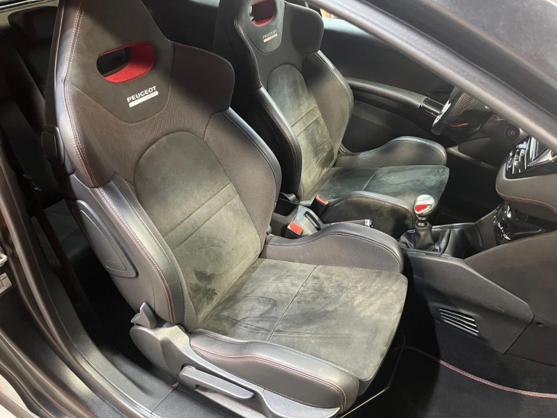 Peugeot 208 GTI 30th, снимка 8 - Автомобили и джипове - 50293652