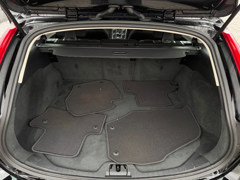 Volvo V60 2.0D3-136k.c. Facelift /179000km./, снимка 17 - Автомобили и джипове - 50581556