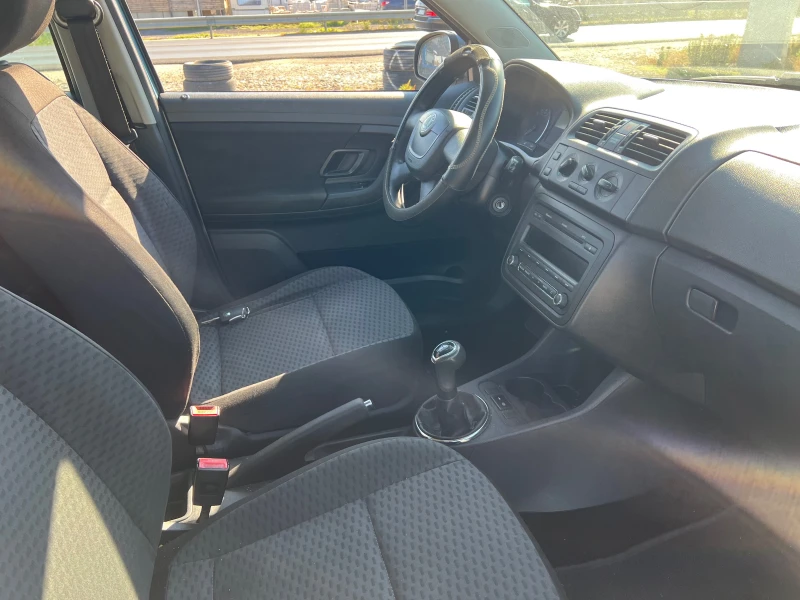 Skoda Fabia 1.6 tdi, снимка 6 - Автомобили и джипове - 51889438