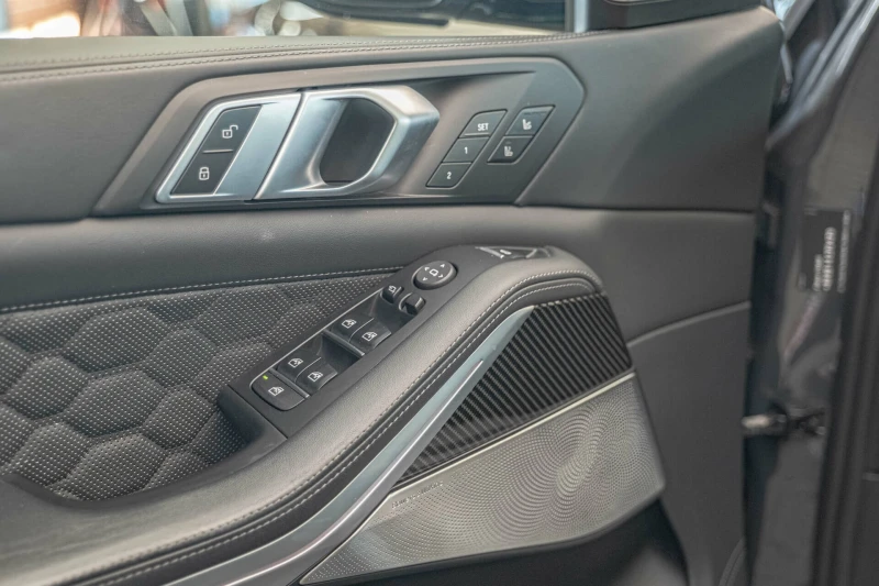 BMW X5M Competition/Bowers&Wilkins/HuD/Sky Lounge/Carbon/О, снимка 8 - Автомобили и джипове - 52108917