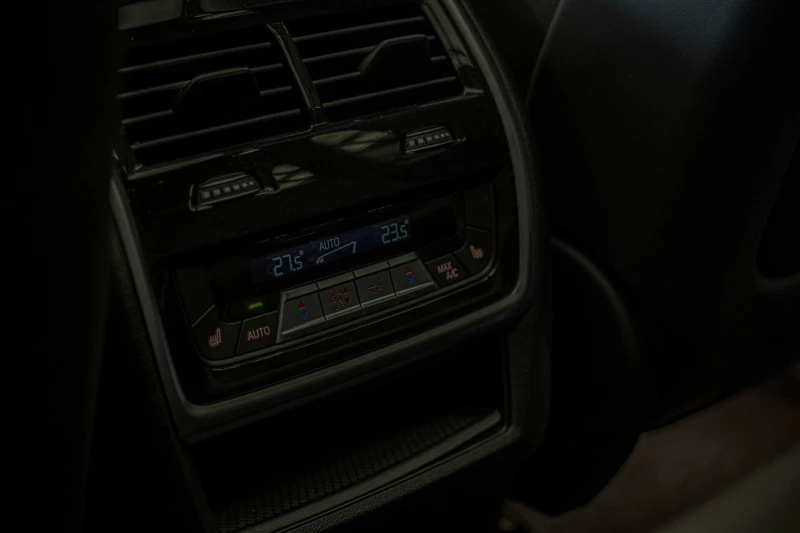 BMW X5M Competition/Bowers&Wilkins/HuD/Sky Lounge/Carbon/О, снимка 10 - Автомобили и джипове - 52108917