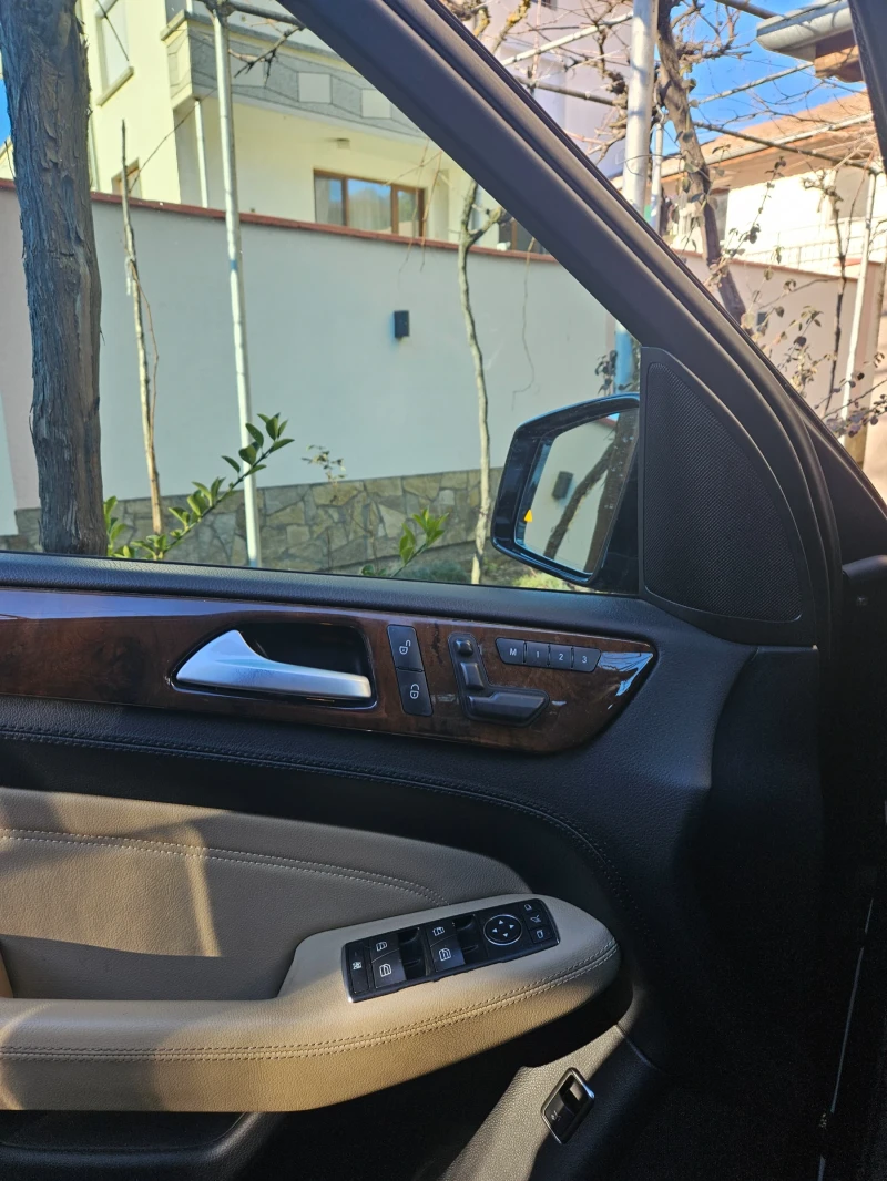 Mercedes-Benz ML 550 ML550 4MATIC, снимка 10 - Автомобили и джипове - 52944539