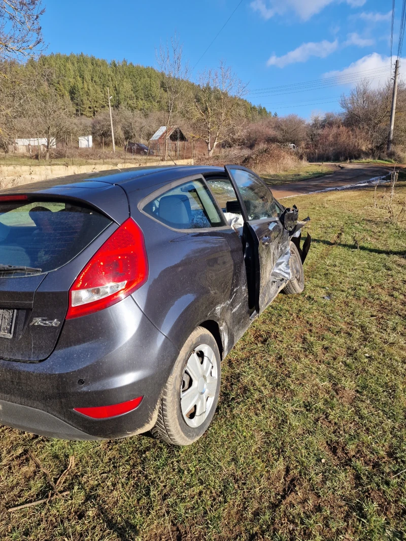Ford Fiesta MK7, снимка 3 - Автомобили и джипове - 53170184