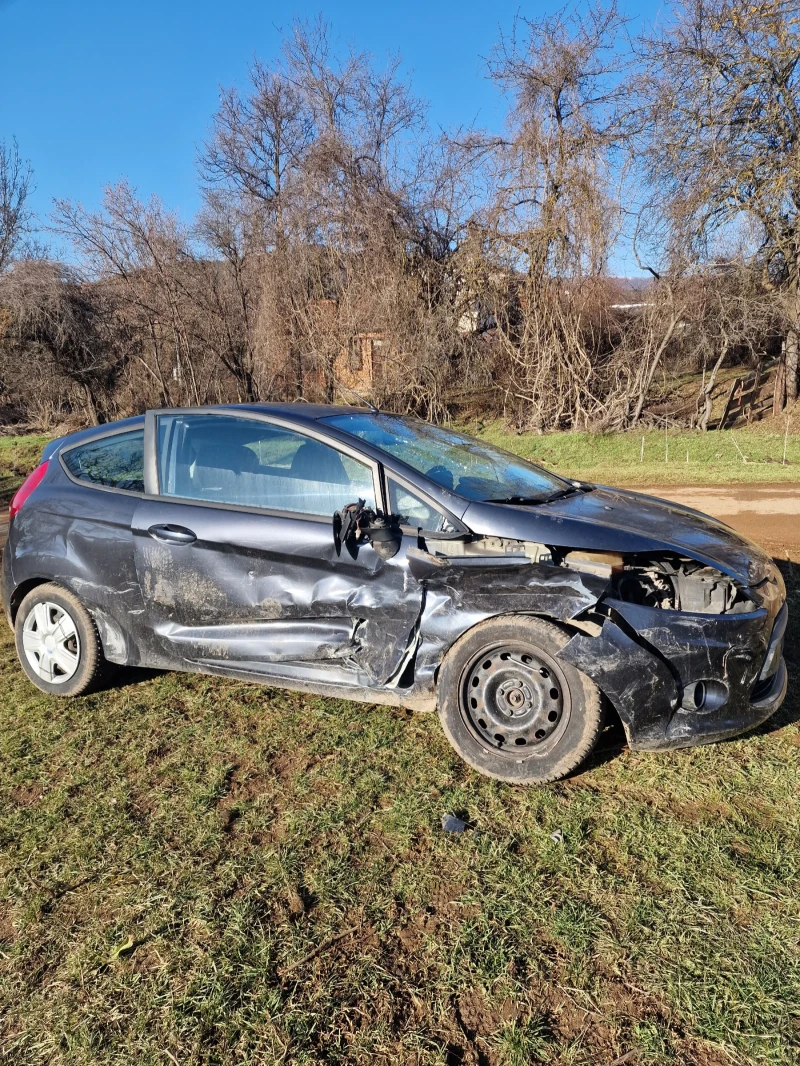 Ford Fiesta MK7, снимка 4 - Автомобили и джипове - 53170184