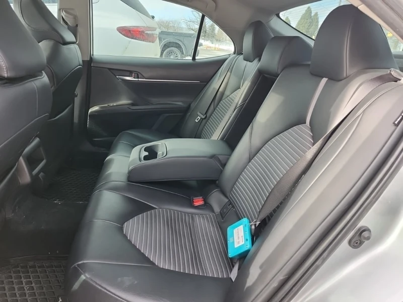 Toyota Camry * HYBRID SE * ШИБЕДАХ* * ПОДГРЕВ НА ПРЕДНИ СЕДАЛКИ, снимка 12 - Автомобили и джипове - 53374487