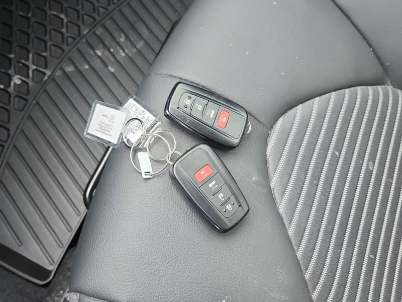 Toyota Camry * HYBRID SE * ШИБЕДАХ* * ПОДГРЕВ НА ПРЕДНИ СЕДАЛКИ, снимка 8 - Автомобили и джипове - 53374487