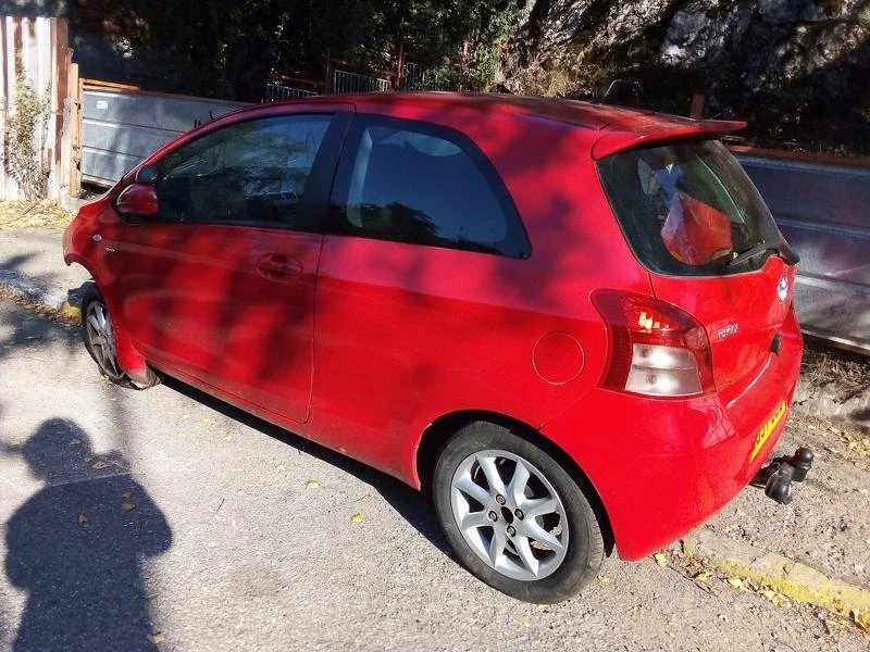 Toyota Yaris 1.4 D4D, снимка 2 - Автомобили и джипове - 36015398