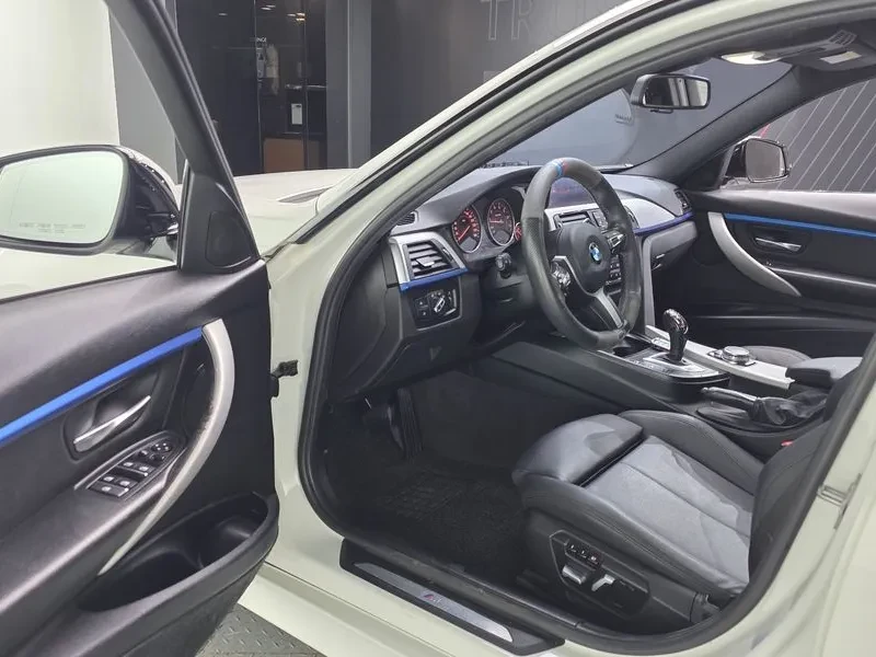 BMW 320 i M Sports - САМО 30% АВАНС, снимка 10 - Автомобили и джипове - 55896892