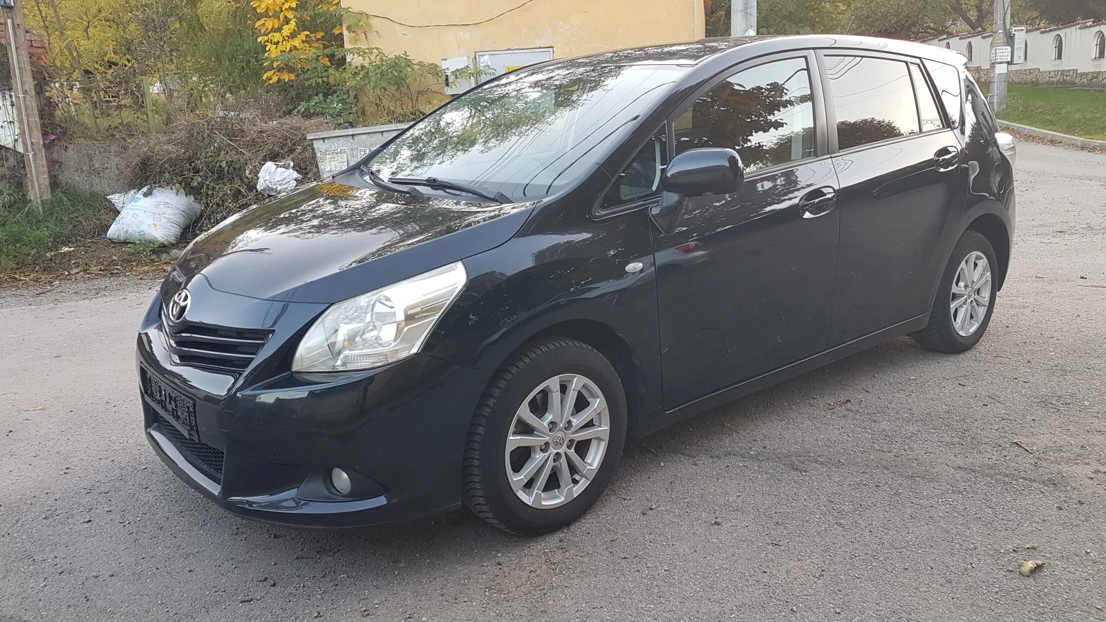 Toyota Verso 118400км 6+ 1 места - изображение 2