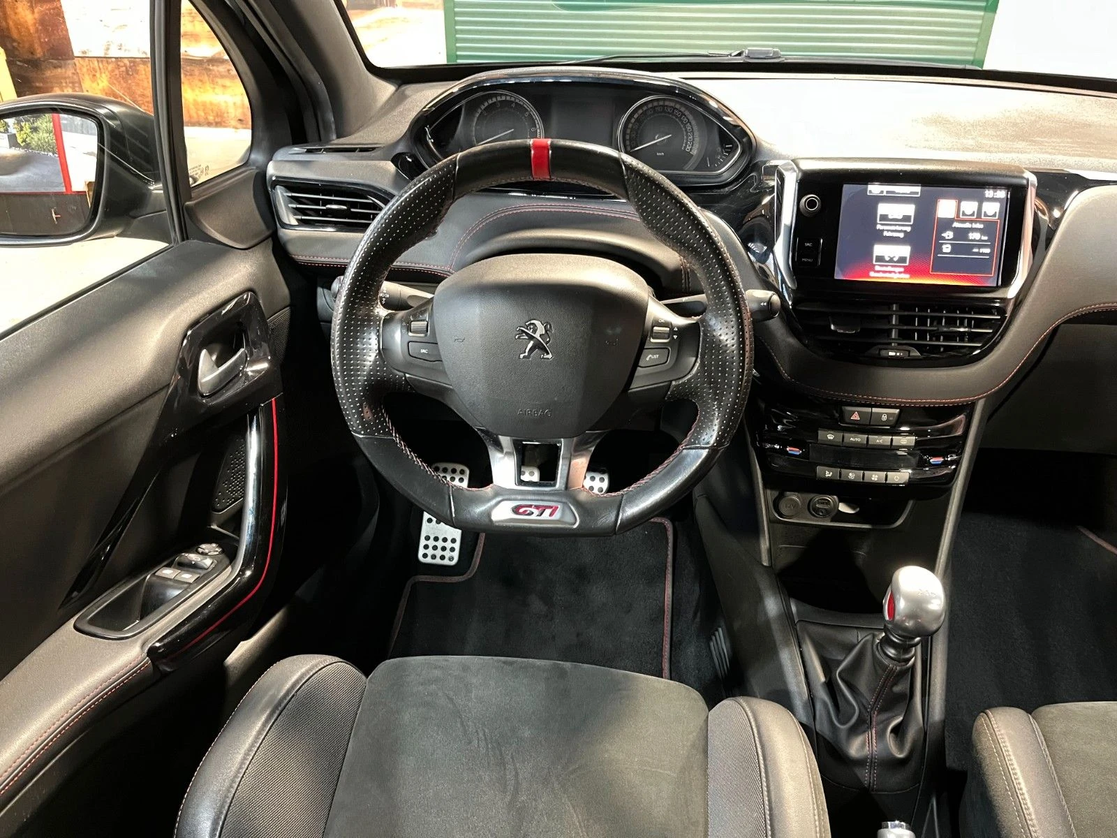 Peugeot 208 GTI 30th | Mobile.bg   15