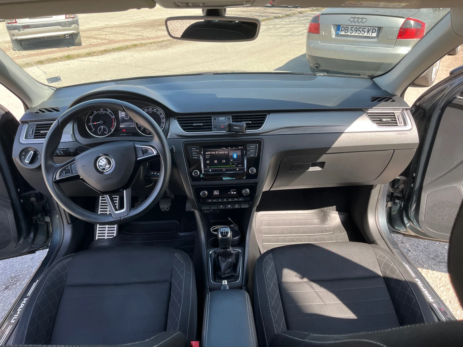 Skoda Rapid, снимка 8 - Автомобили и джипове - 53851672