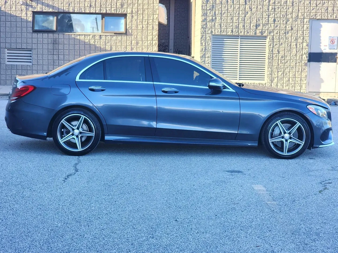 Mercedes-Benz C 400 AMG PACK* 4MATIC* CARFAX* АВТО КРЕДИТ* , снимка 8 - Автомобили и джипове - 54027527