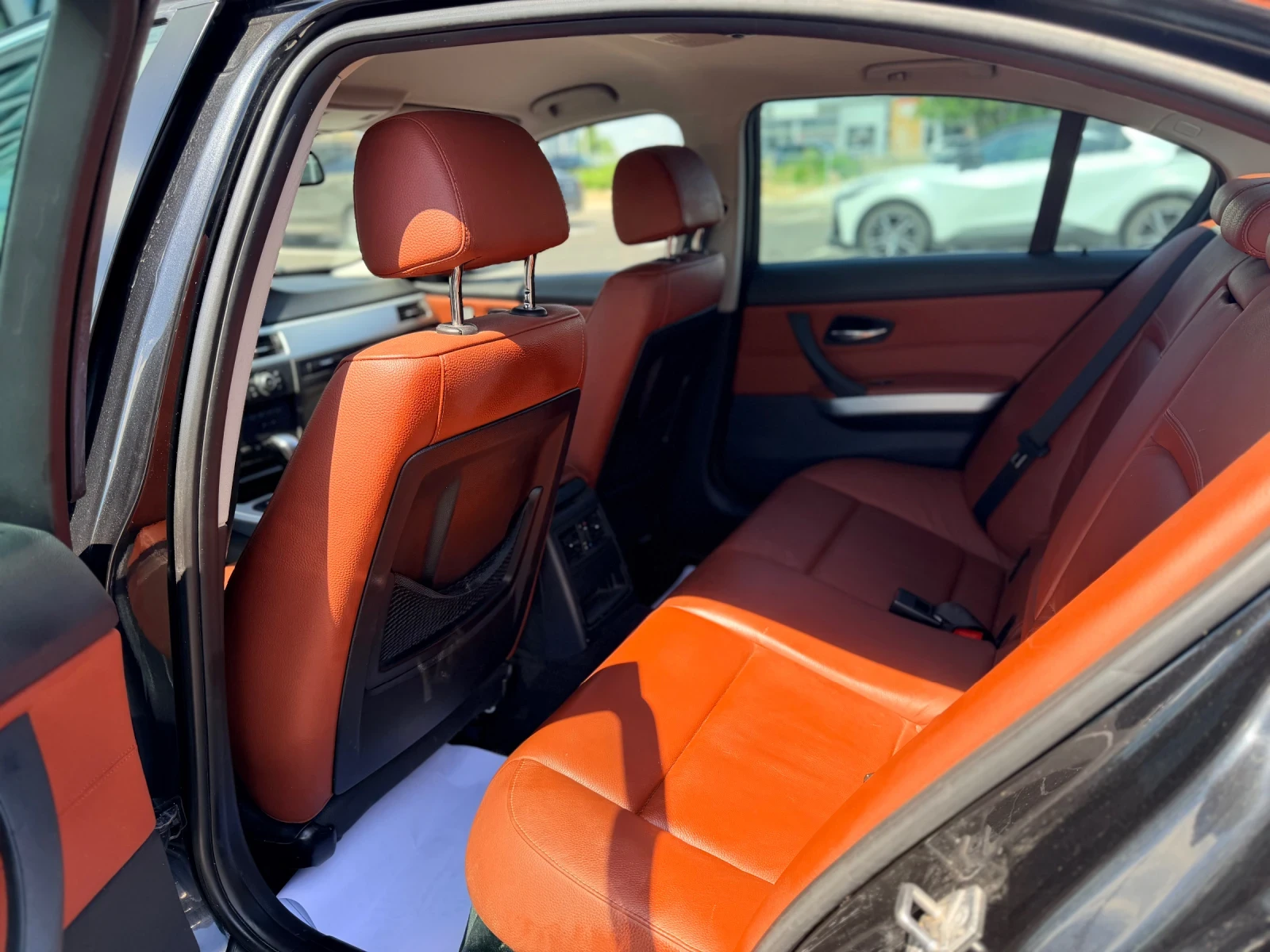 BMW 330 Xd-Лизинг през Уникредит по 160 евро, снимка 14 - Автомобили и джипове - 54593726