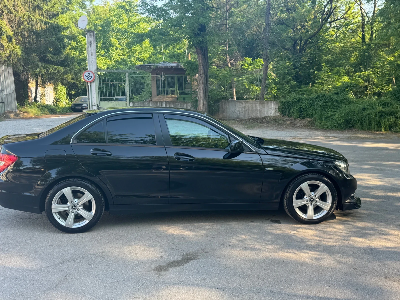 Mercedes-Benz C 200, снимка 10 - Автомобили и джипове - 55046338