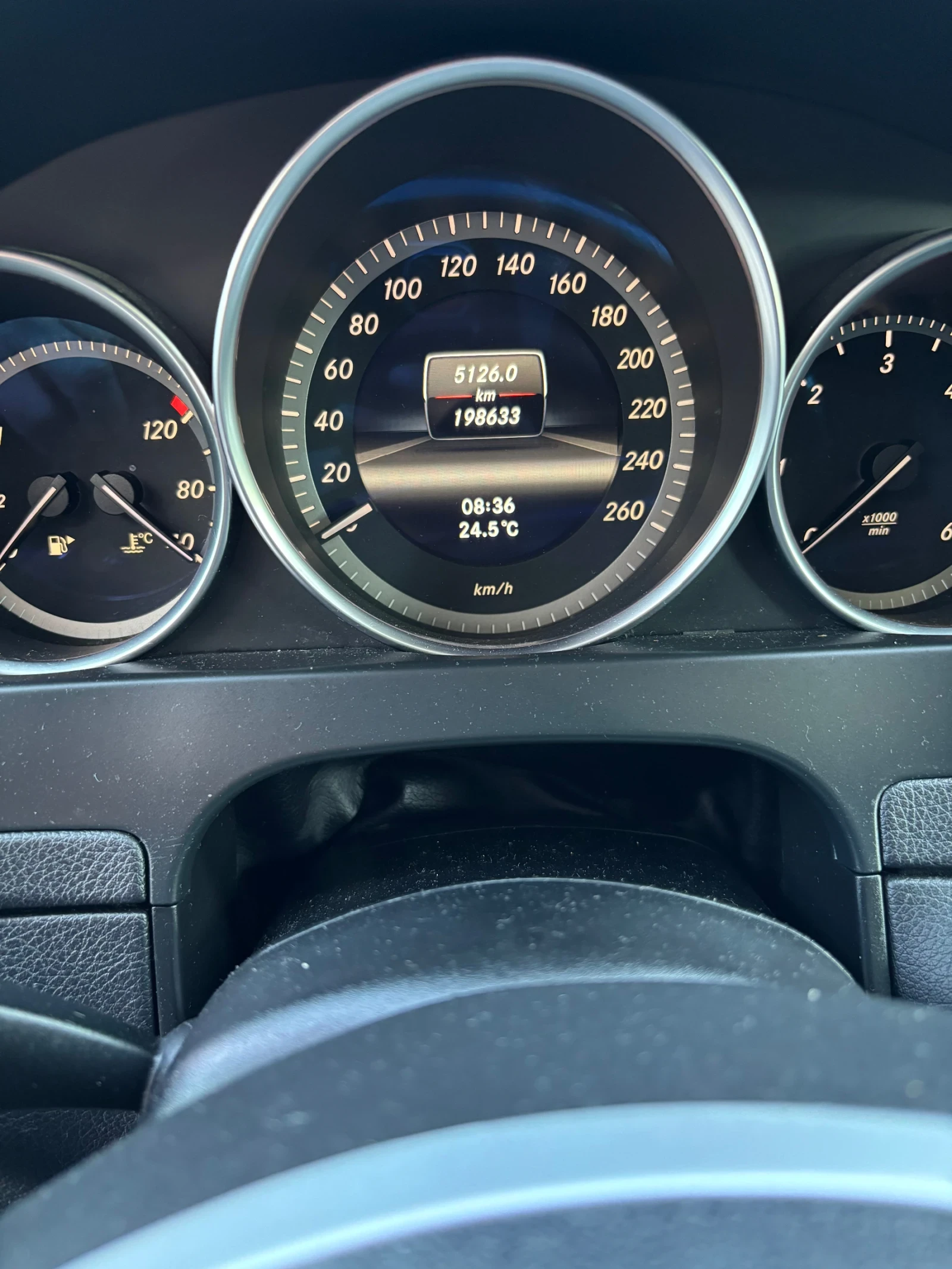 Mercedes-Benz C 200, снимка 8 - Автомобили и джипове - 55046338