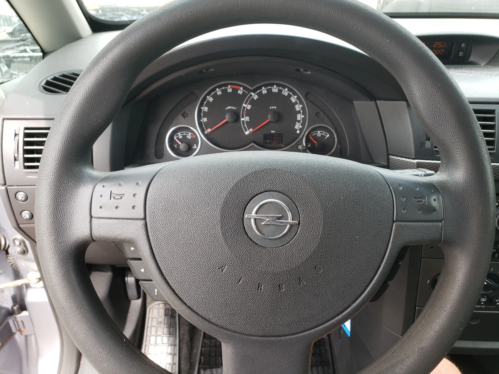 Opel Meriva 1.3 CDTI, снимка 15 - Автомобили и джипове - 55152395