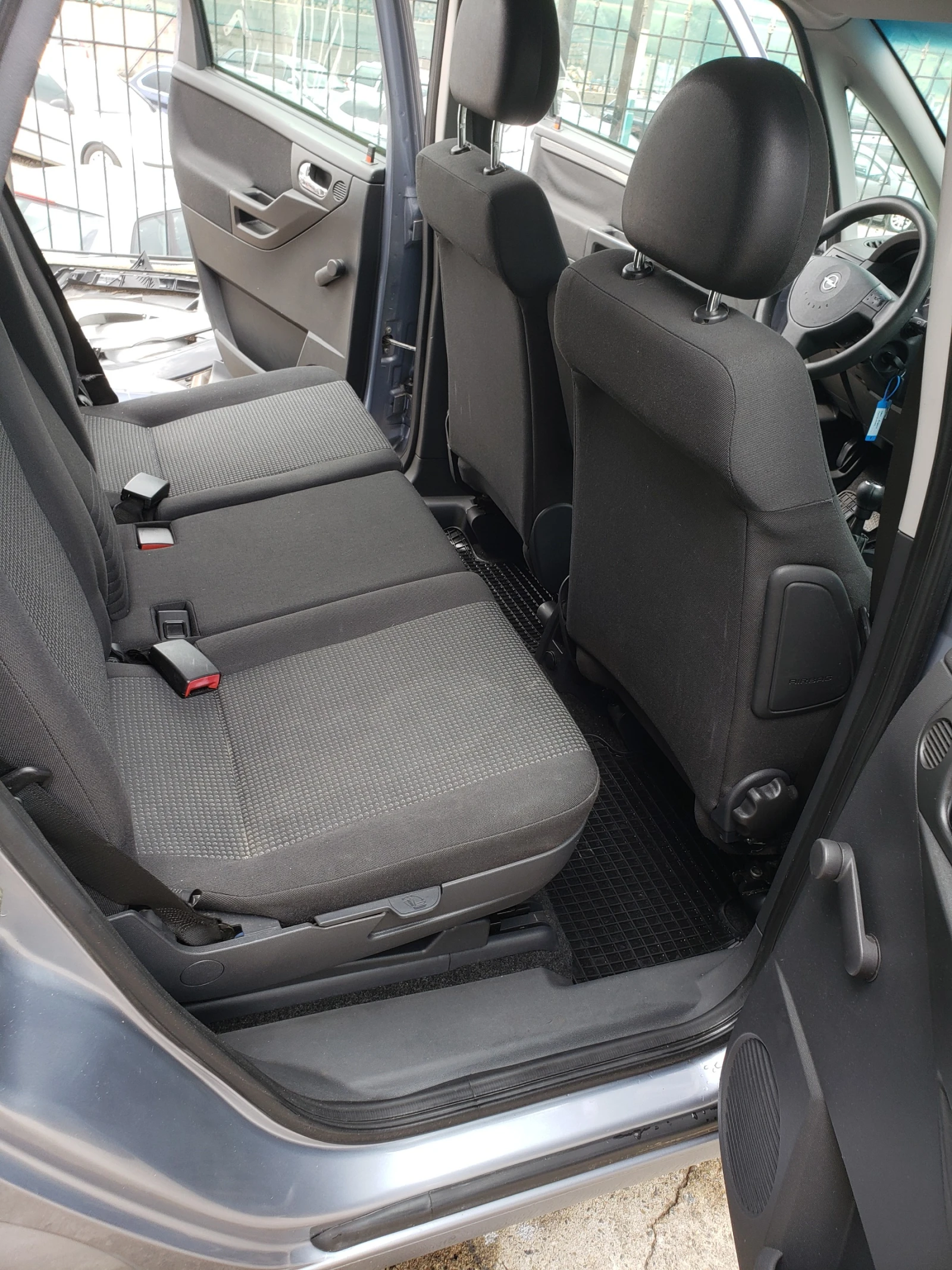 Opel Meriva 1.3 CDTI, снимка 13 - Автомобили и джипове - 55152395