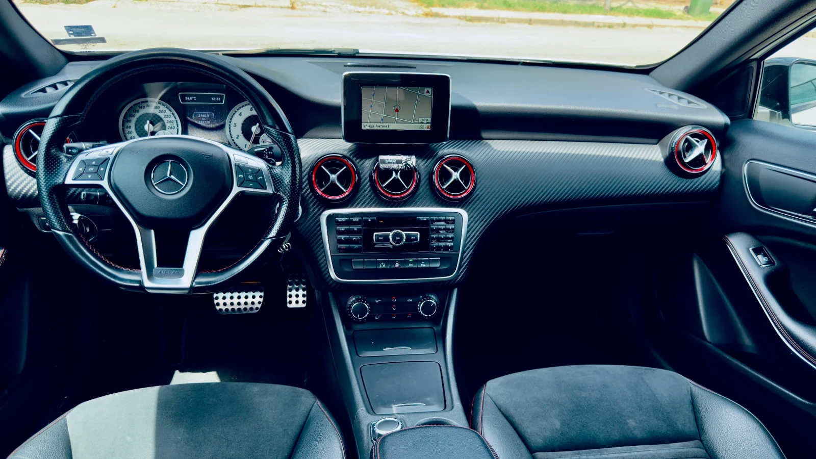 Mercedes-Benz A 250 AMG LINE 4MATIC SPORT, снимка 12 - Автомобили и джипове - 55338627