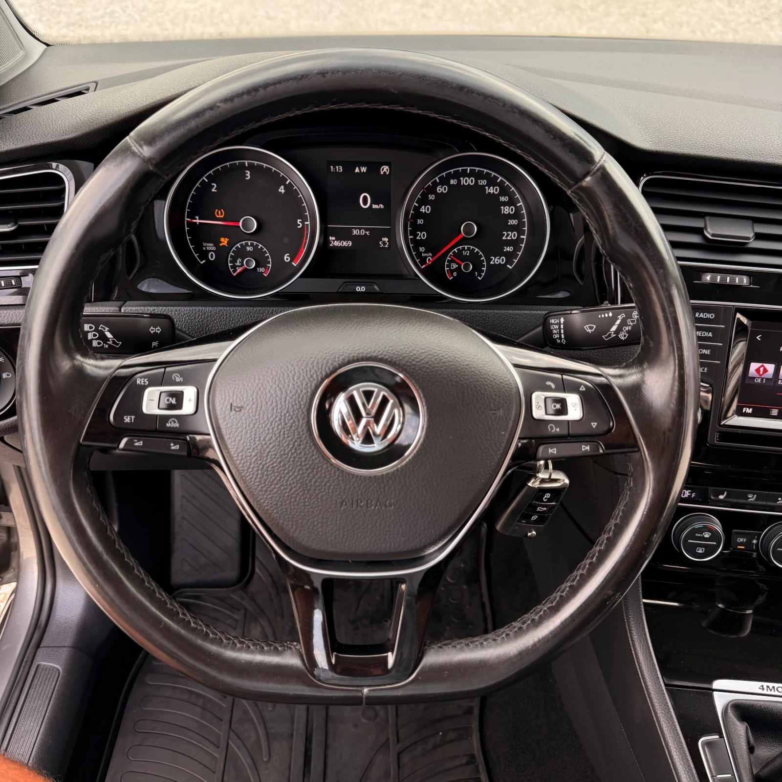 VW Golf ЛИЗИНГ-1.6TDi-Масаж-Климатроник, снимка 15 - Автомобили и джипове - 56115732