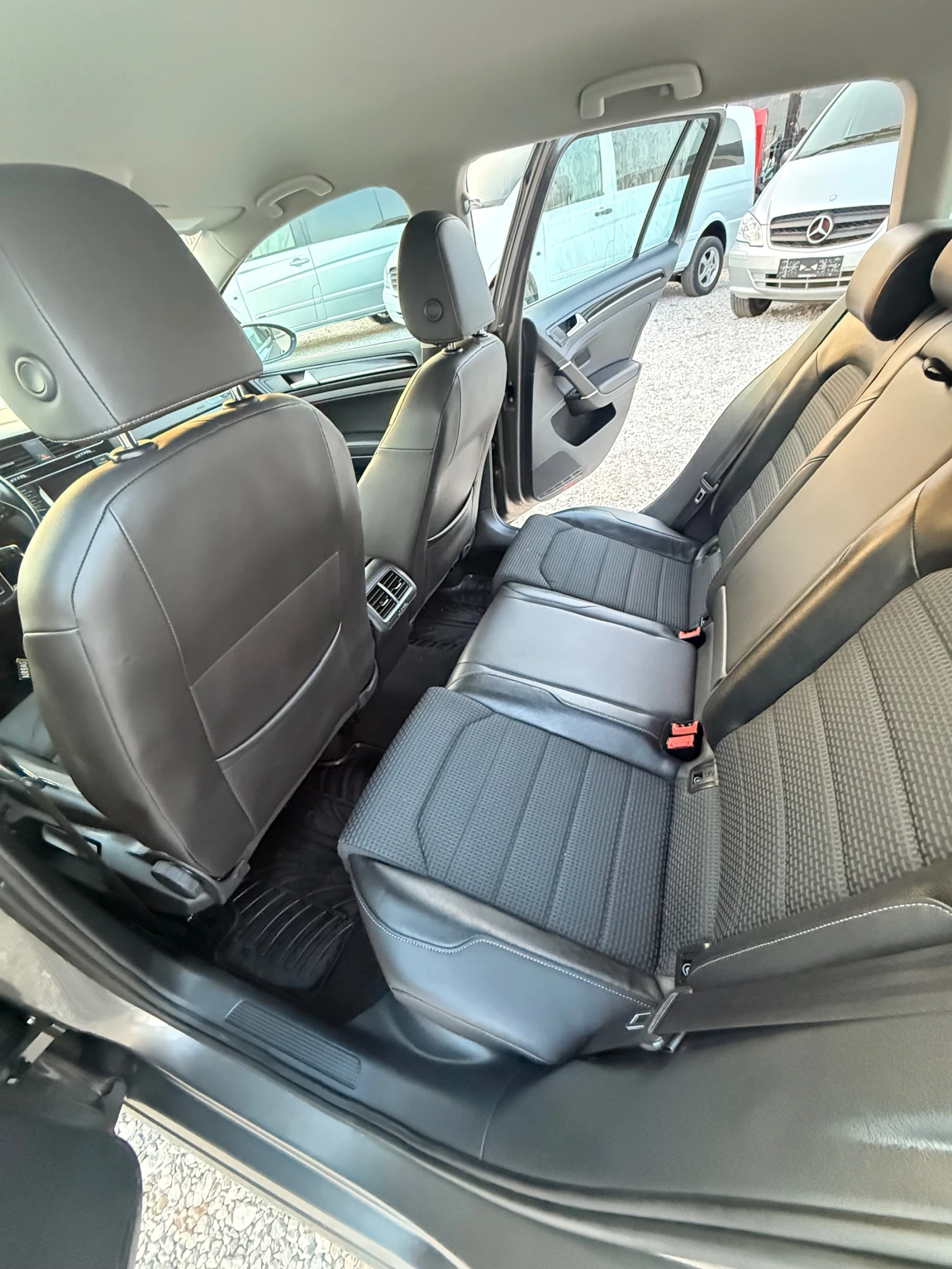 VW Golf ЛИЗИНГ-1.6TDi-Масаж-Климатроник, снимка 11 - Автомобили и джипове - 56115732
