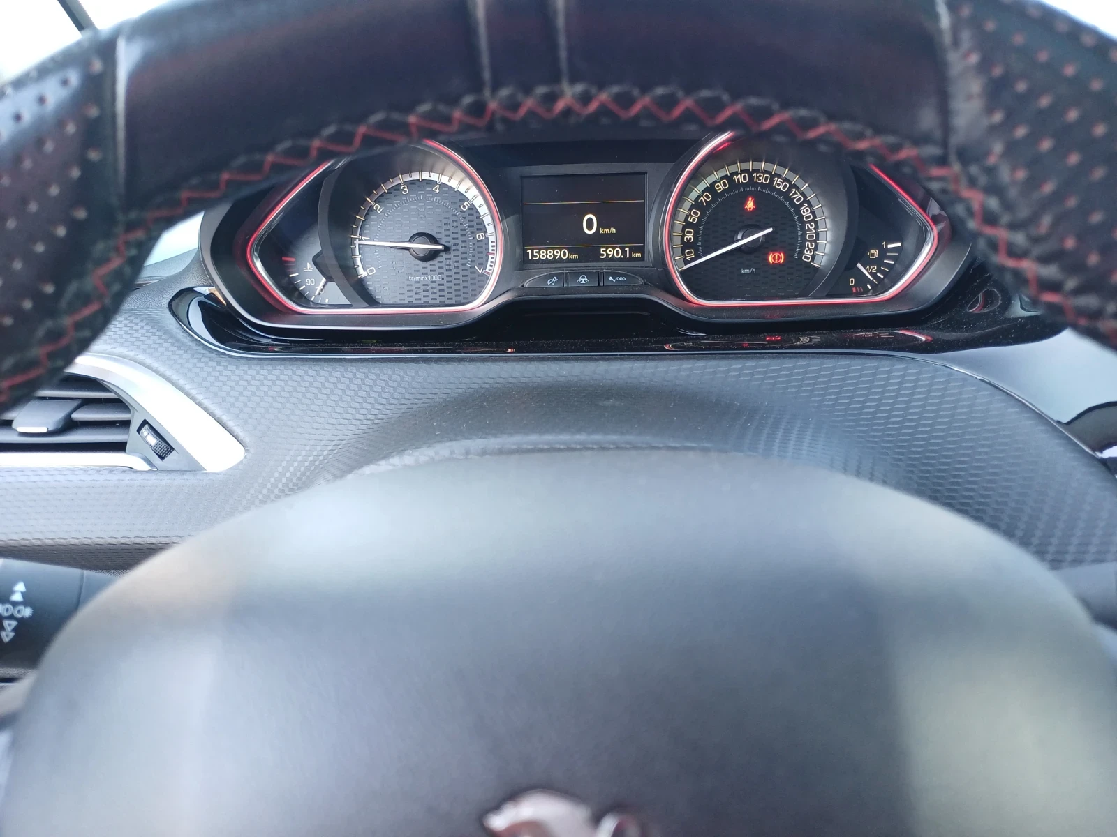 Peugeot 2008 1.2 Turbo GTLine 131hp, снимка 13 - Автомобили и джипове - 56127810