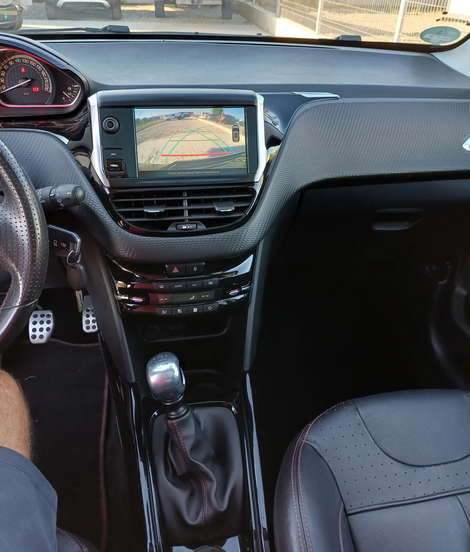 Peugeot 2008 1.2 Turbo GTLine 131hp, снимка 12 - Автомобили и джипове - 56127810