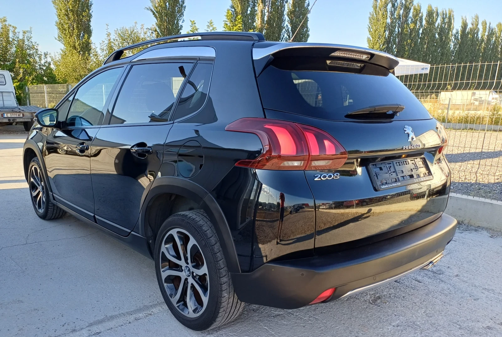 Peugeot 2008 1.2 Turbo GTLine 131hp, снимка 5 - Автомобили и джипове - 56127810