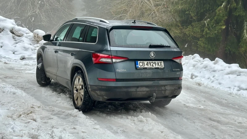 Skoda Kodiaq STYLE 7-МЕСТНА + ТЕГЛИЧ!, снимка 3 - Автомобили и джипове - 53392149