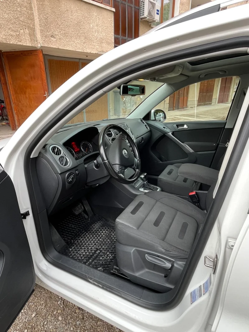 VW Tiguan, снимка 11 - Автомобили и джипове - 52179066