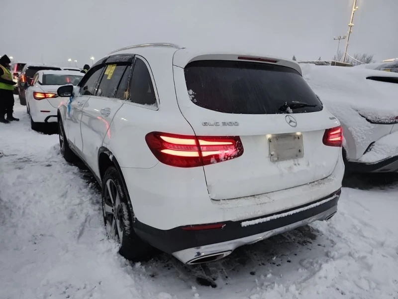 Mercedes-Benz GLC * 300 * CARFAX * БЕЗ ПЪРВОНАЧАЛНА ВНОСКА, снимка 4 - Автомобили и джипове - 52800799