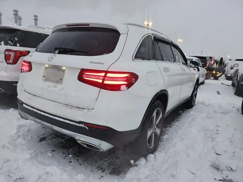 Mercedes-Benz GLC * 300 * CARFAX * БЕЗ ПЪРВОНАЧАЛНА ВНОСКА, снимка 3 - Автомобили и джипове - 52800799