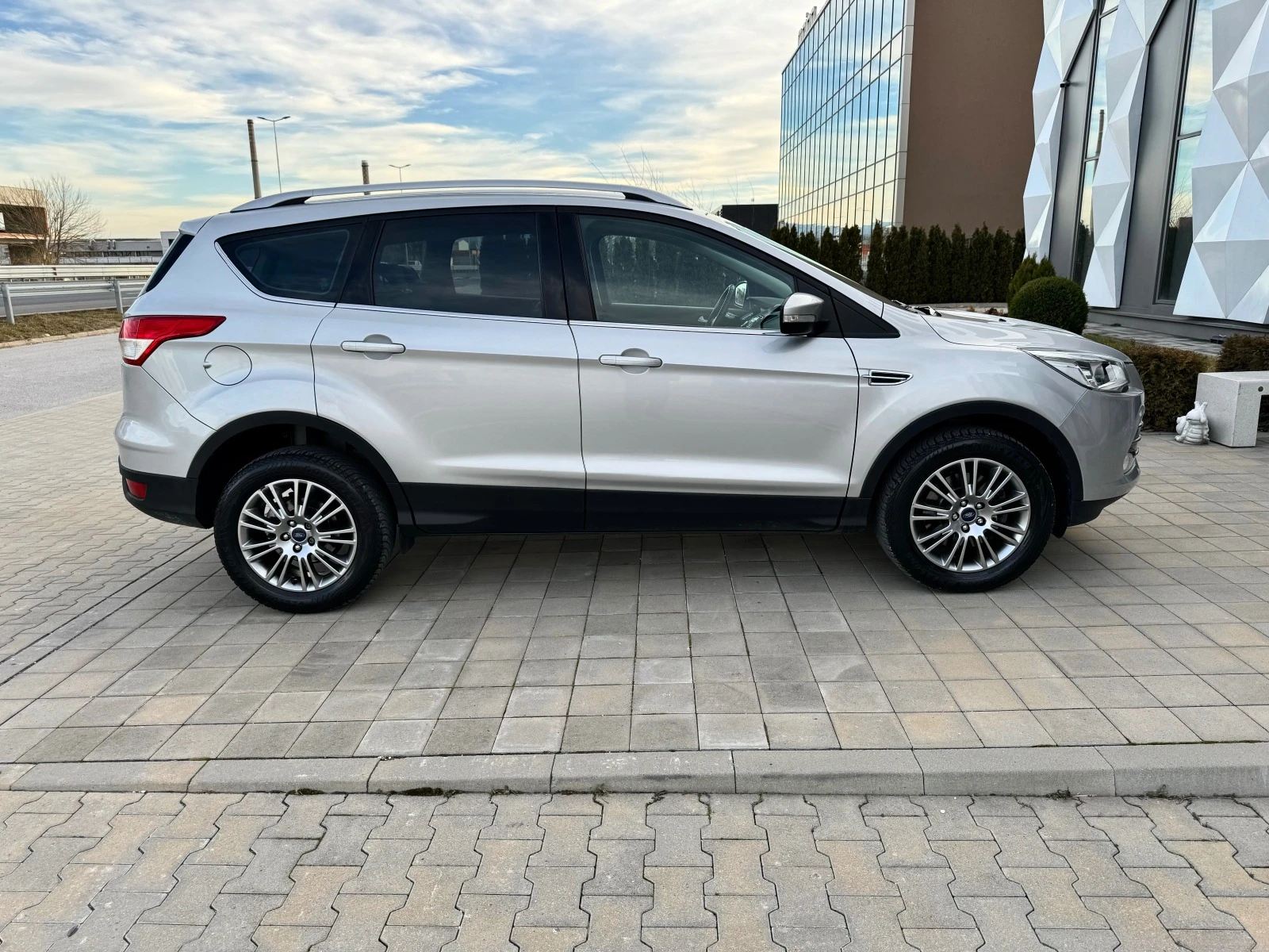 Ford Kuga TITANIUM-С.КНИЖКА-KEYLESS-GO-КЛИМАТРОНИК- - изображение 4