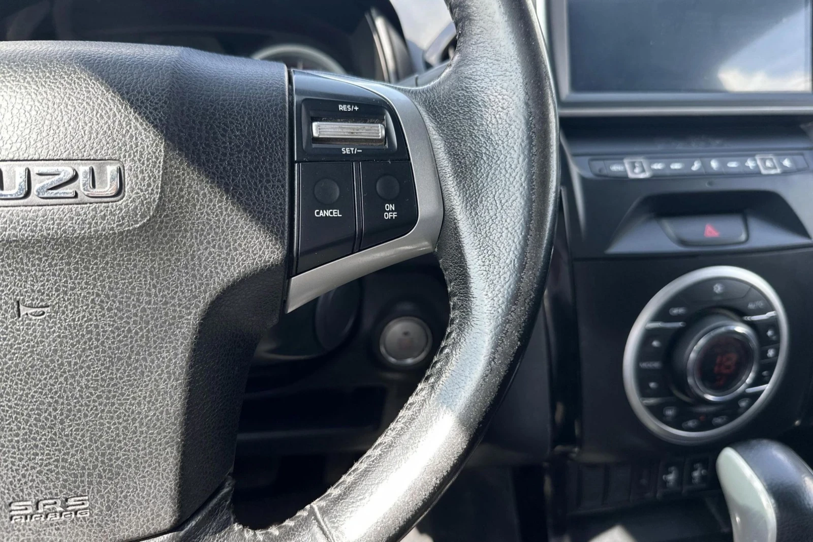 Isuzu D-max VIKING TAKEUCHI EDITION AUTOMATIC - изображение 10