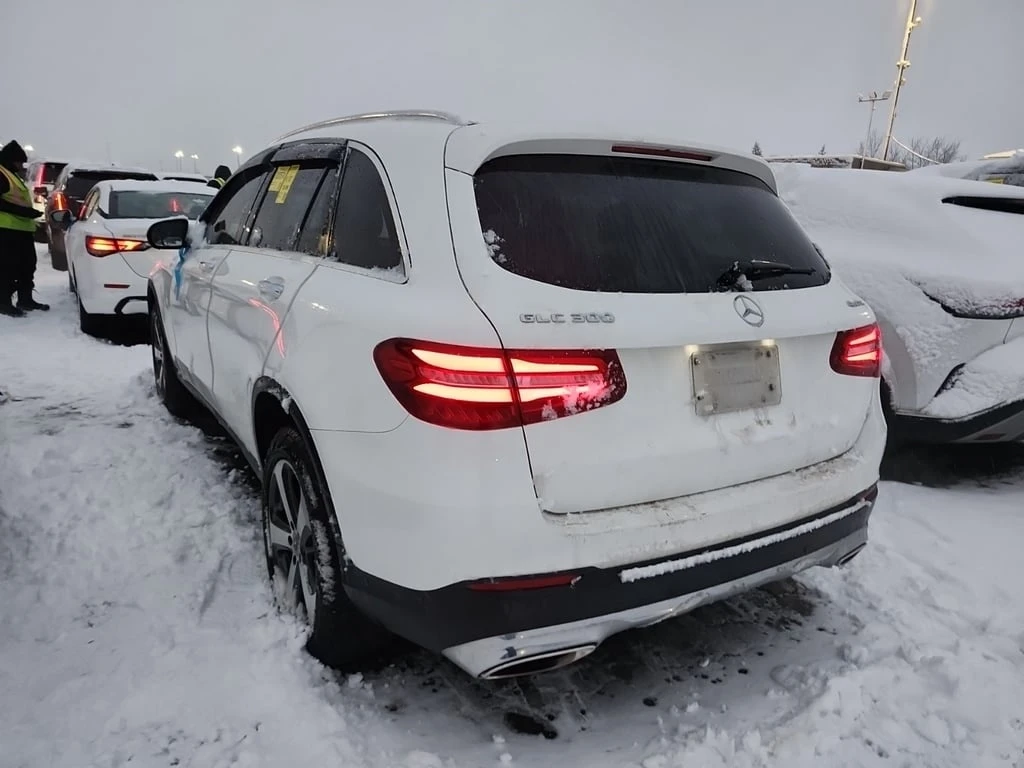 Mercedes-Benz GLC * 300 * CARFAX * ФИНАНСИРАНЕ - изображение 4