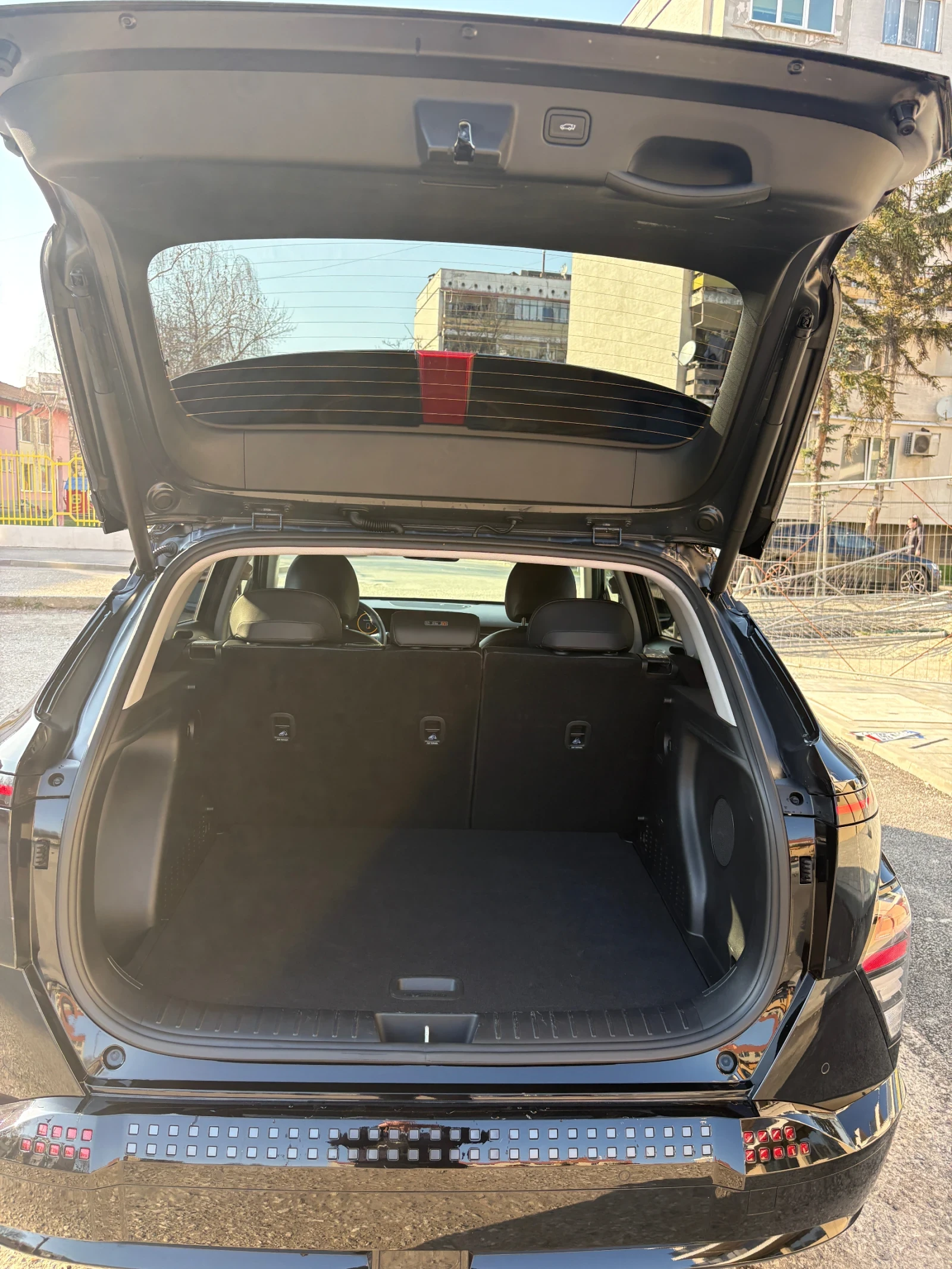 Hyundai Kona ULTIMATE 65.4 KW, снимка 11 - Автомобили и джипове - 53868540