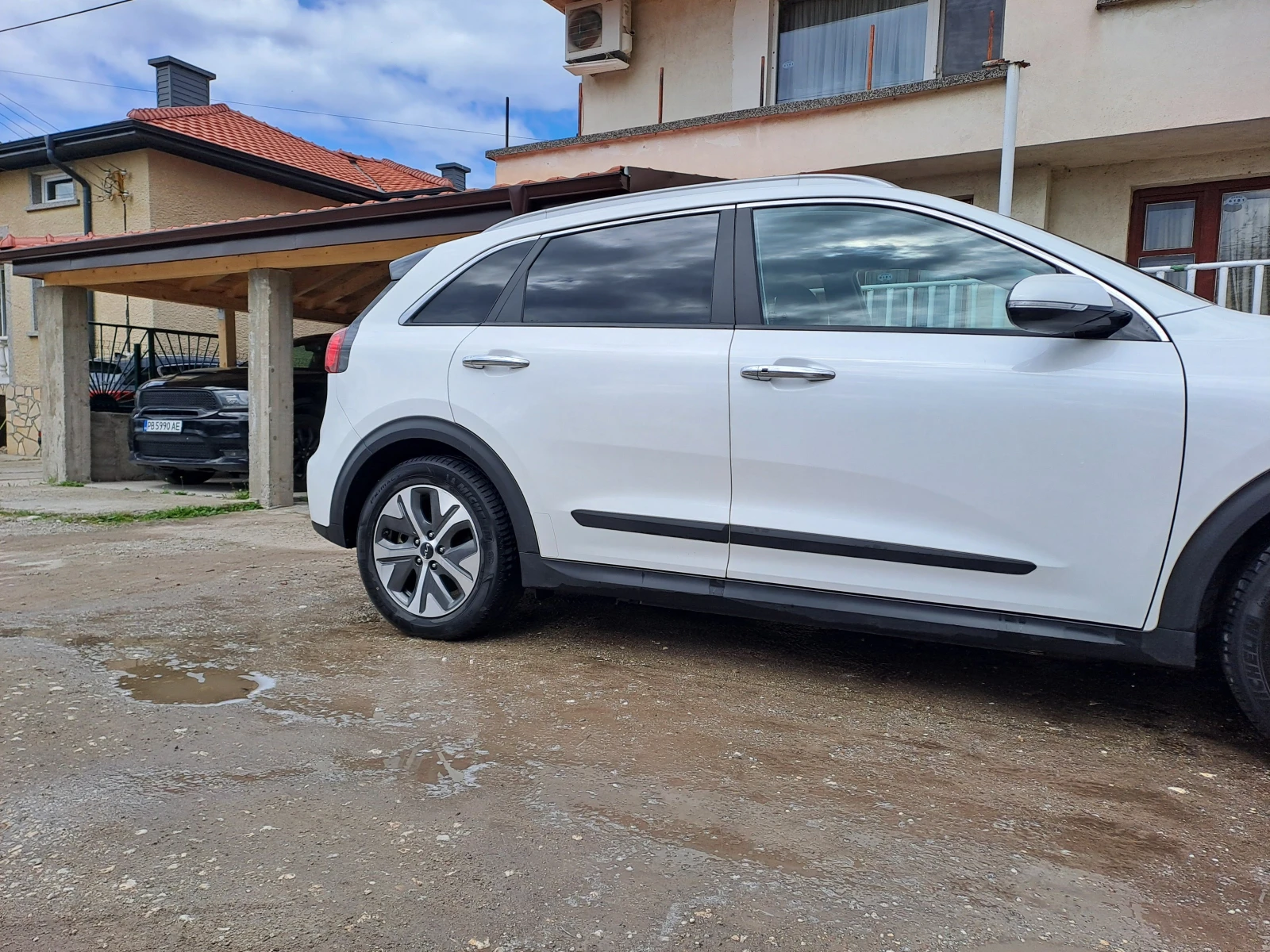 Kia Niro, снимка 2 - Автомобили и джипове - 54139769