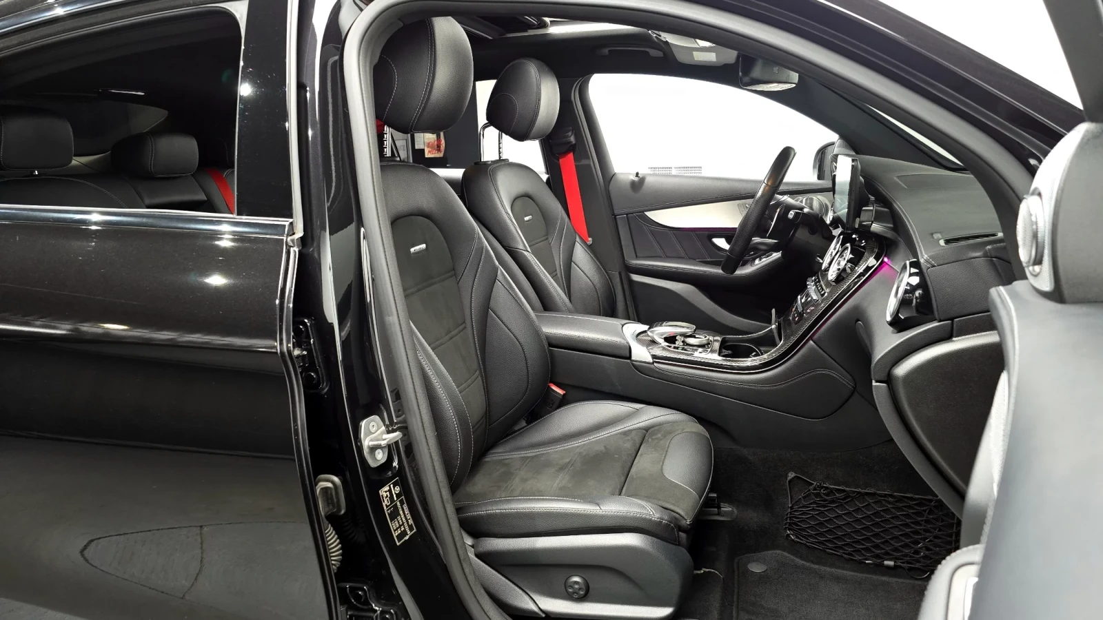 Mercedes-Benz GLC 63 AMG S* 2019* BLACK OPTIC* HEAD-UP* 360* КРАЙНА ЦЕНА, снимка 14 - Автомобили и джипове - 54168226