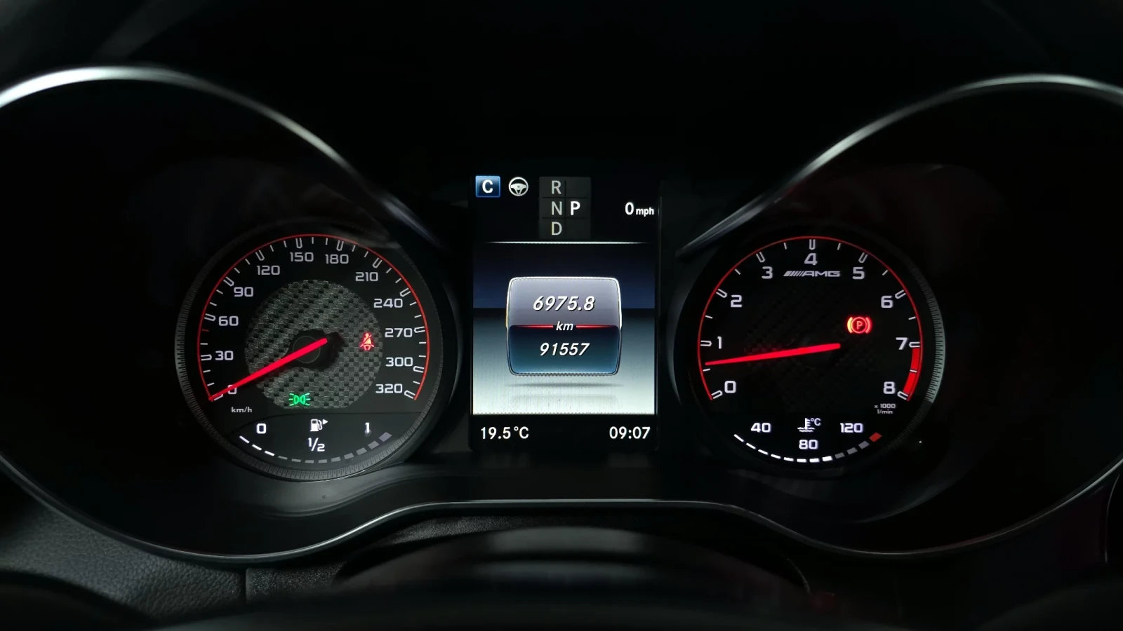 Mercedes-Benz GLC 63 AMG S* 2019* BLACK OPTIC* HEAD-UP* 360* КРАЙНА ЦЕНА, снимка 8 - Автомобили и джипове - 54168226