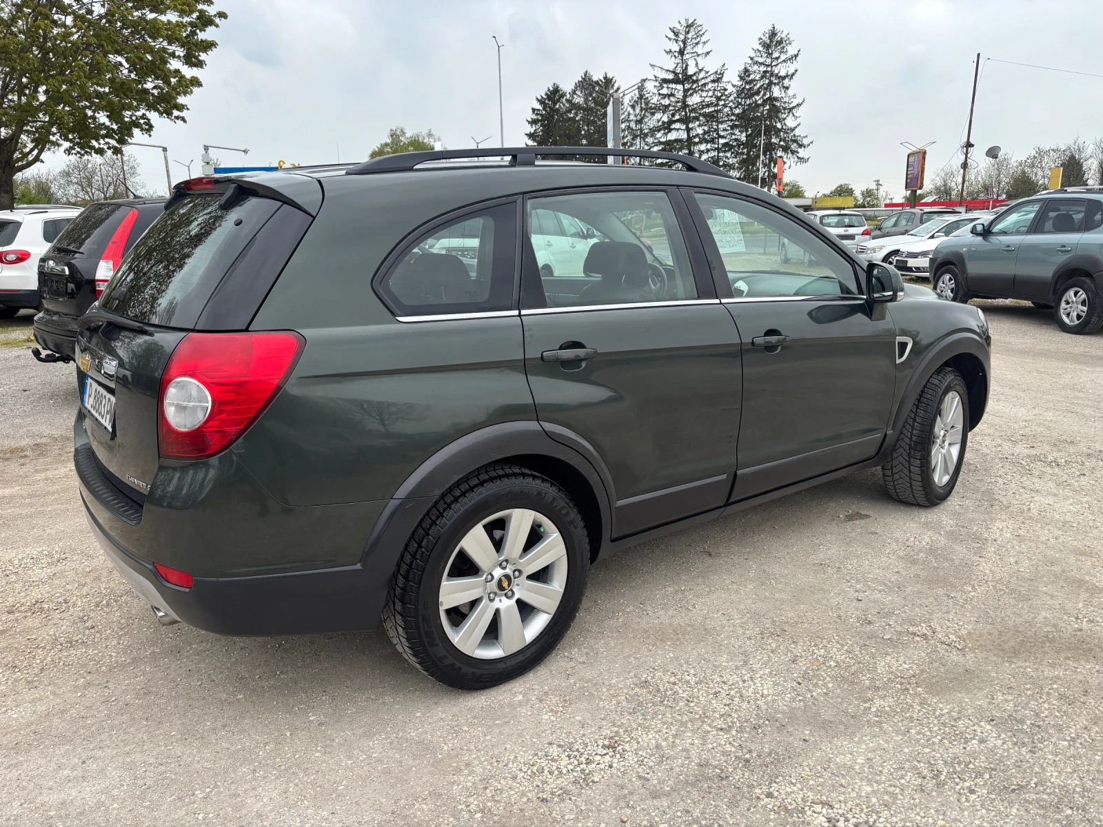 Chevrolet Captiva 2008+ 2.0TDI+ 4* 4+ АВТОМАТ+ ОБСЛУЖЕНА+ НОВИ ГУМИ+, снимка 4 - Автомобили и джипове - 54268558