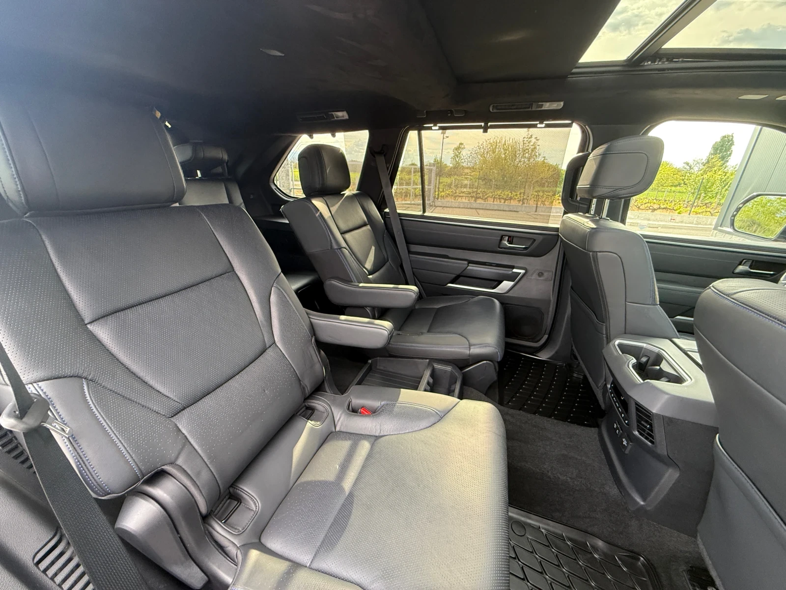 Toyota Sequoia 3.5i HIBRID, LUXURY, PLATINUM | Mobile.bg � ����������� 10