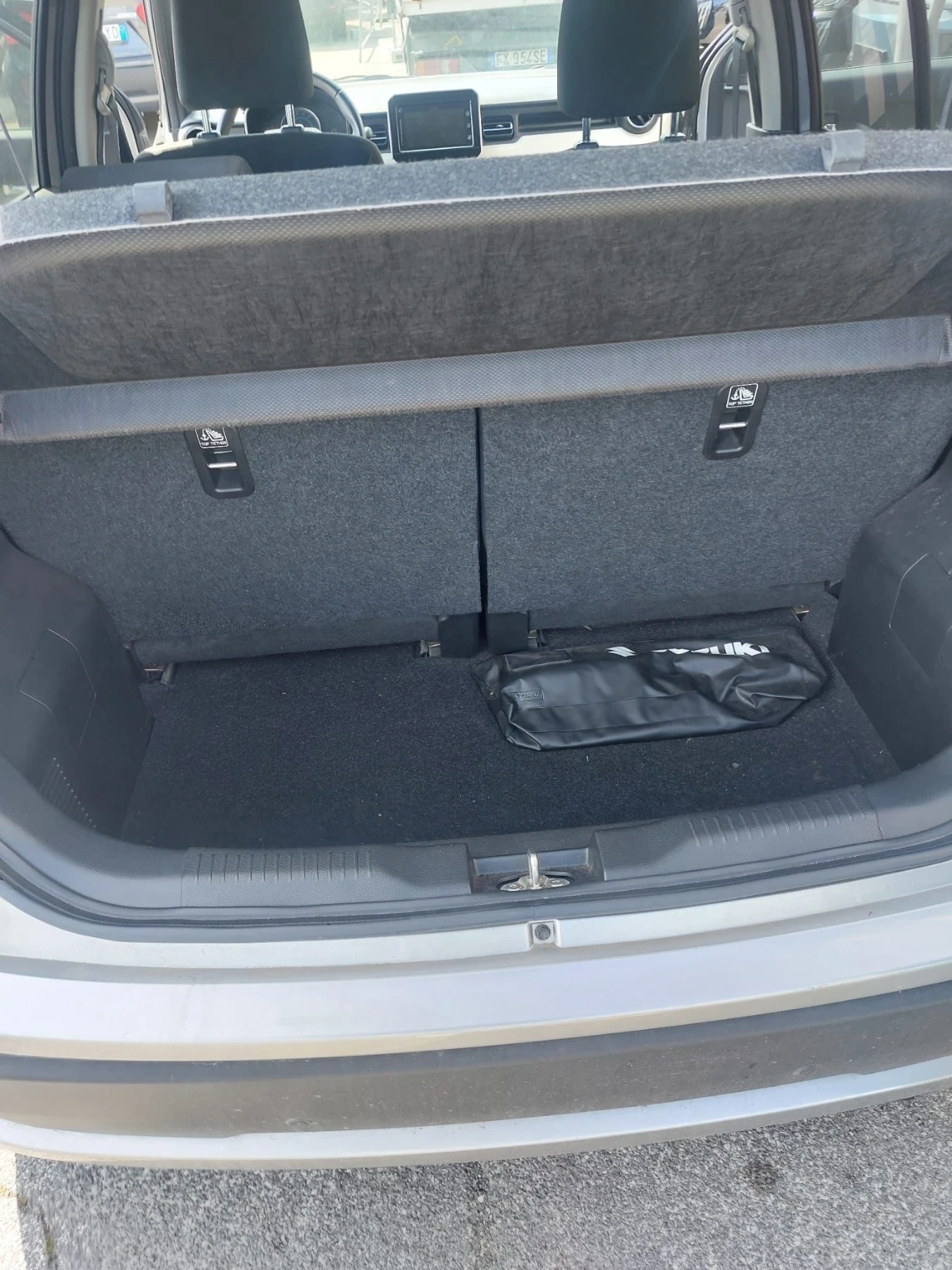 Suzuki Ignis GLX 1.2 DualJet (90 кс) Hybrid / 69 000 km / Italy, снимка 13 - Автомобили и джипове - 54804549
