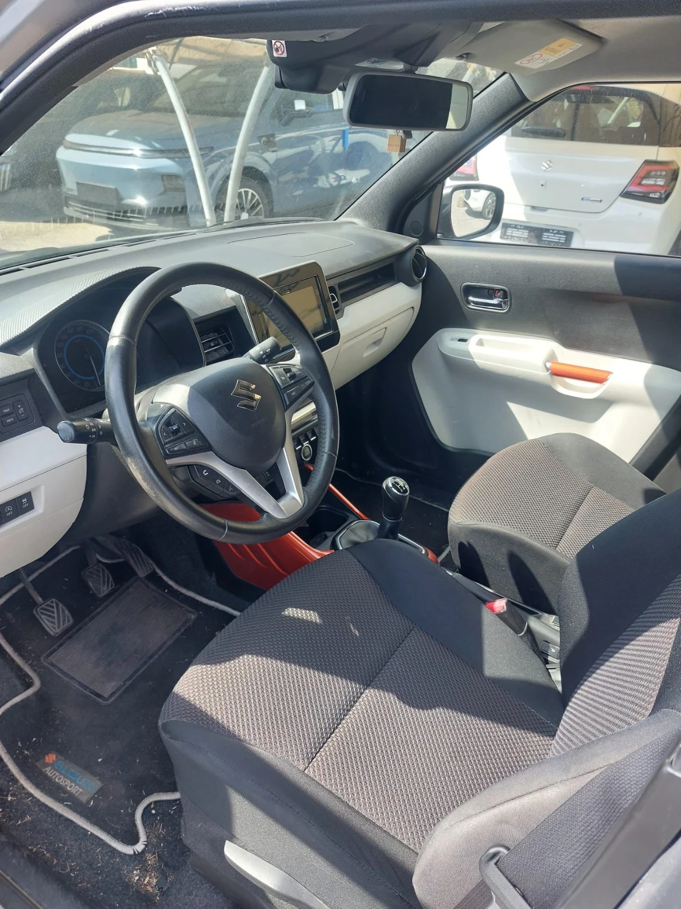 Suzuki Ignis GLX 1.2 DualJet (90 кс) Hybrid / 69 000 km / Italy, снимка 5 - Автомобили и джипове - 54804549