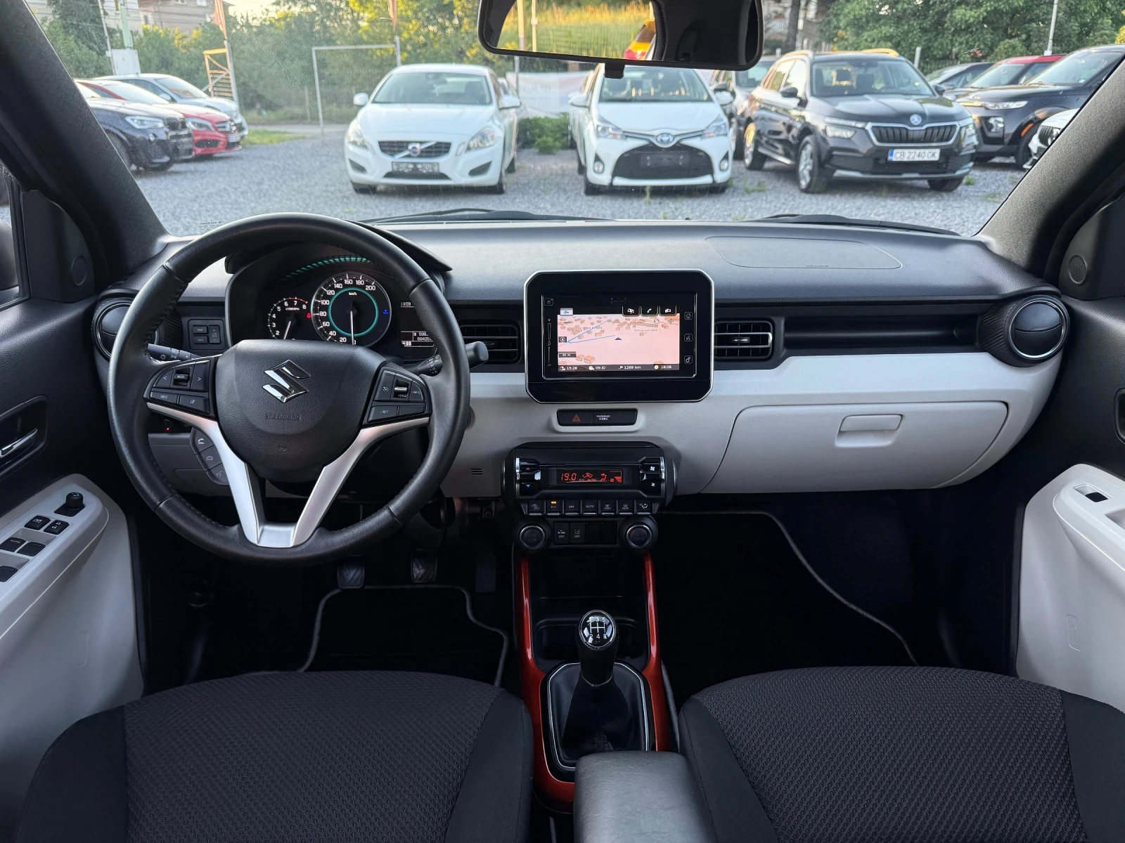 Suzuki Ignis GLX 1.2i (90 кс)Hybrid/69 000km/Carplay/Camera/LED, снимка 9 - Автомобили и джипове - 54804549