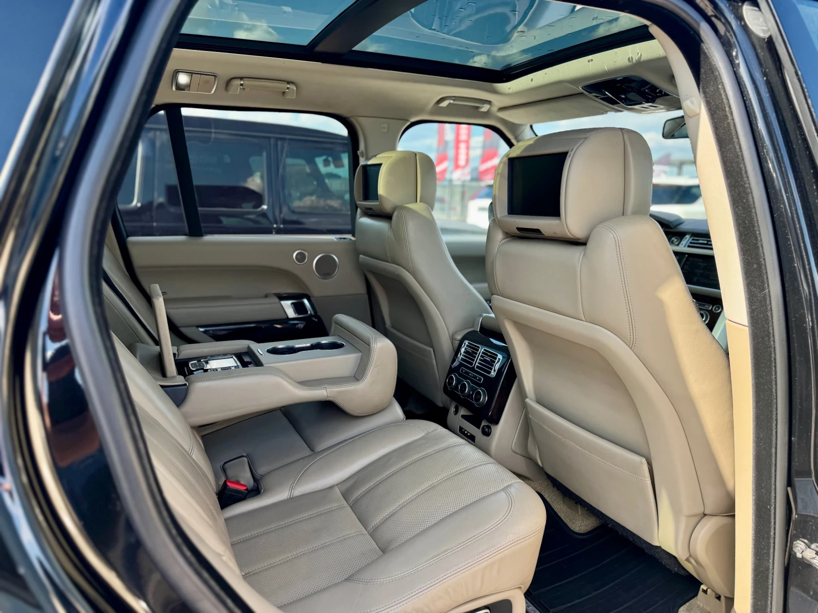 Land Rover Range rover 4.4 SDV8 autobiography , снимка 8 - Автомобили и джипове - 55281044