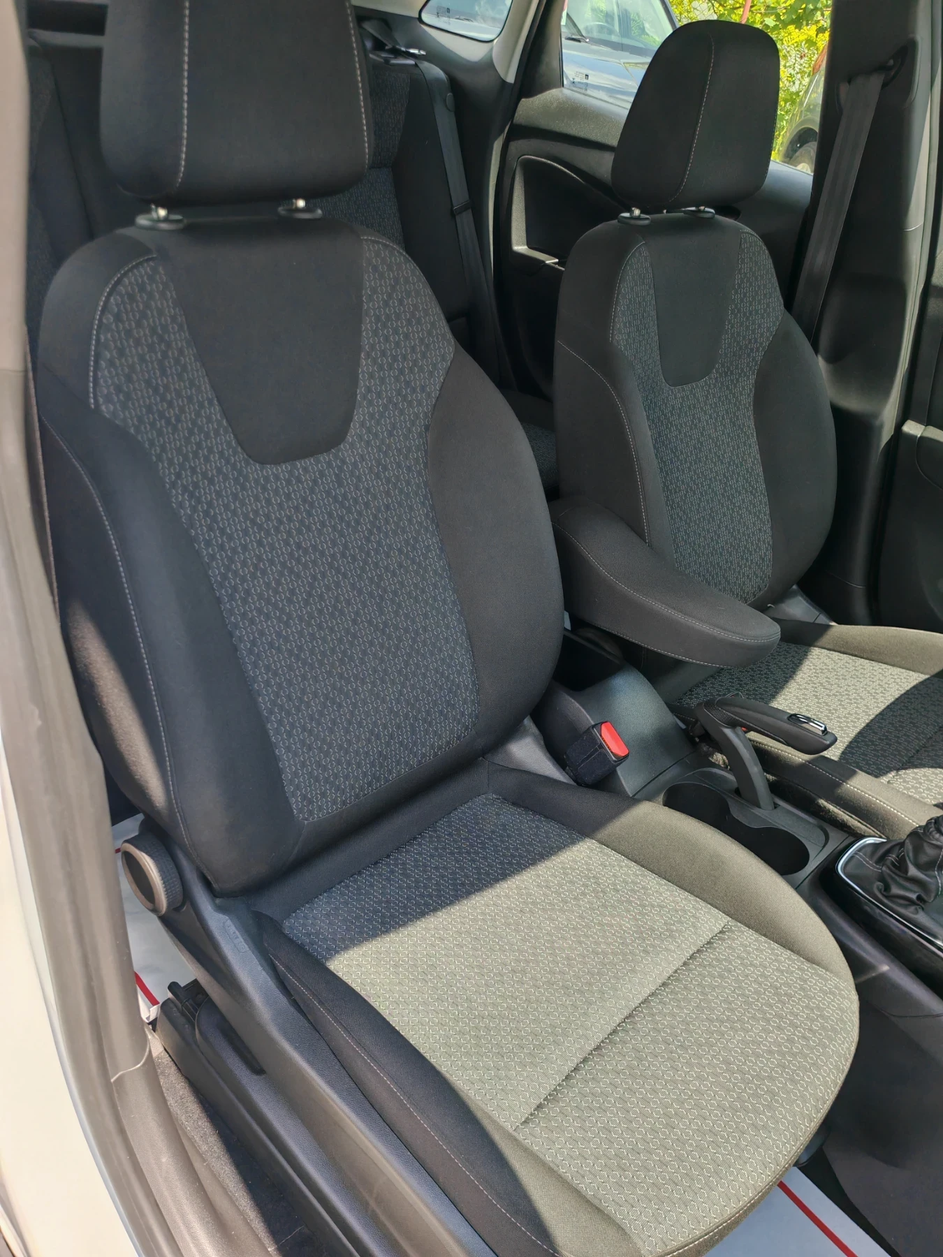 Opel Crossland X 1.5 d, снимка 13 - Автомобили и джипове - 55301162