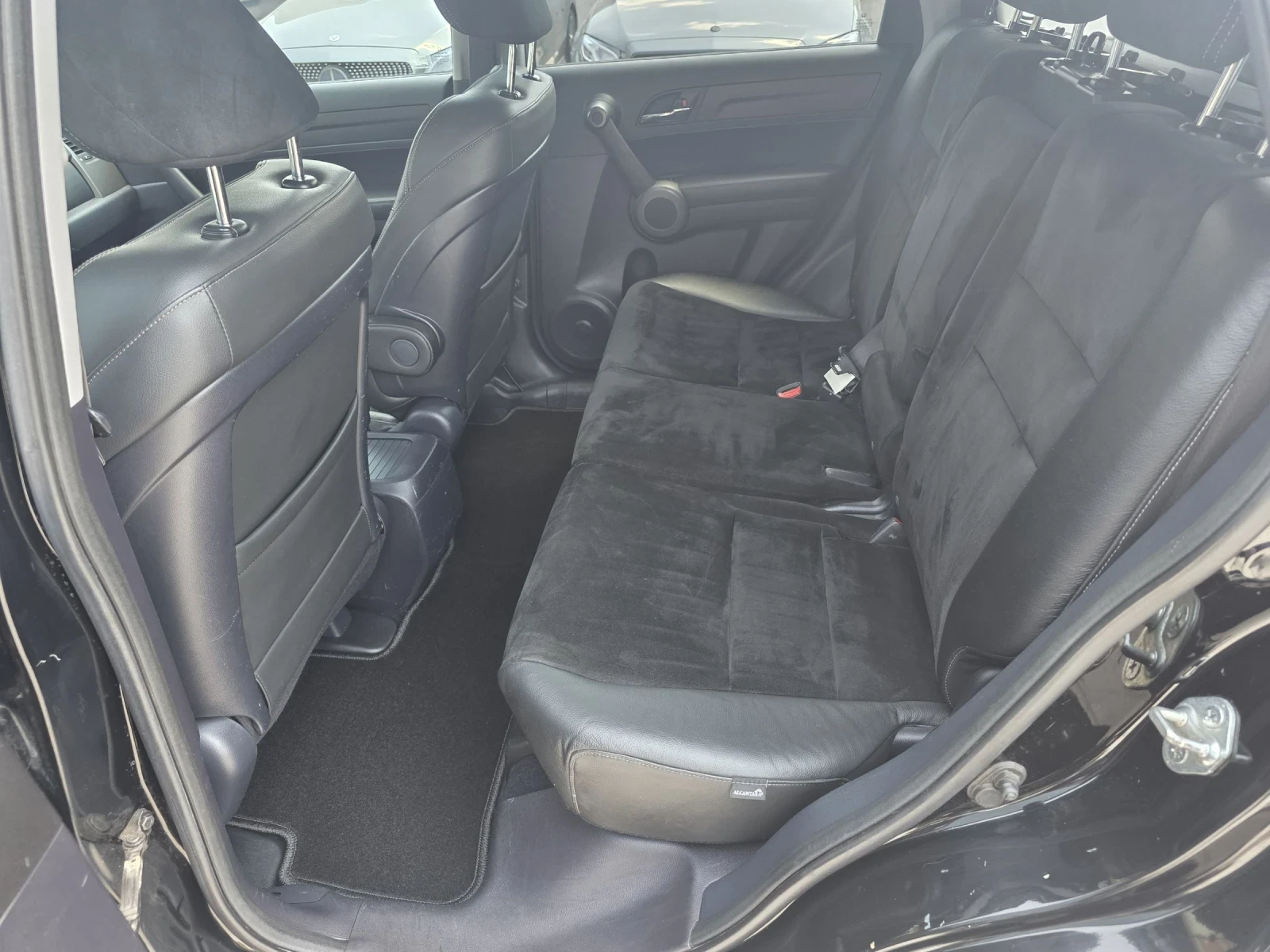 Honda Cr-v С-История Алкантара Ксенон Парктроник Подгрев 4х4 , снимка 8 - Автомобили и джипове - 55331865