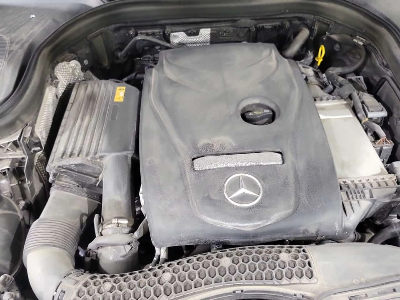 Mercedes-Benz GLC 300 * CARFAX * ОПЦИЯ ЗА АВТОКРЕДИТ * , снимка 16 - Автомобили и джипове - 55547788