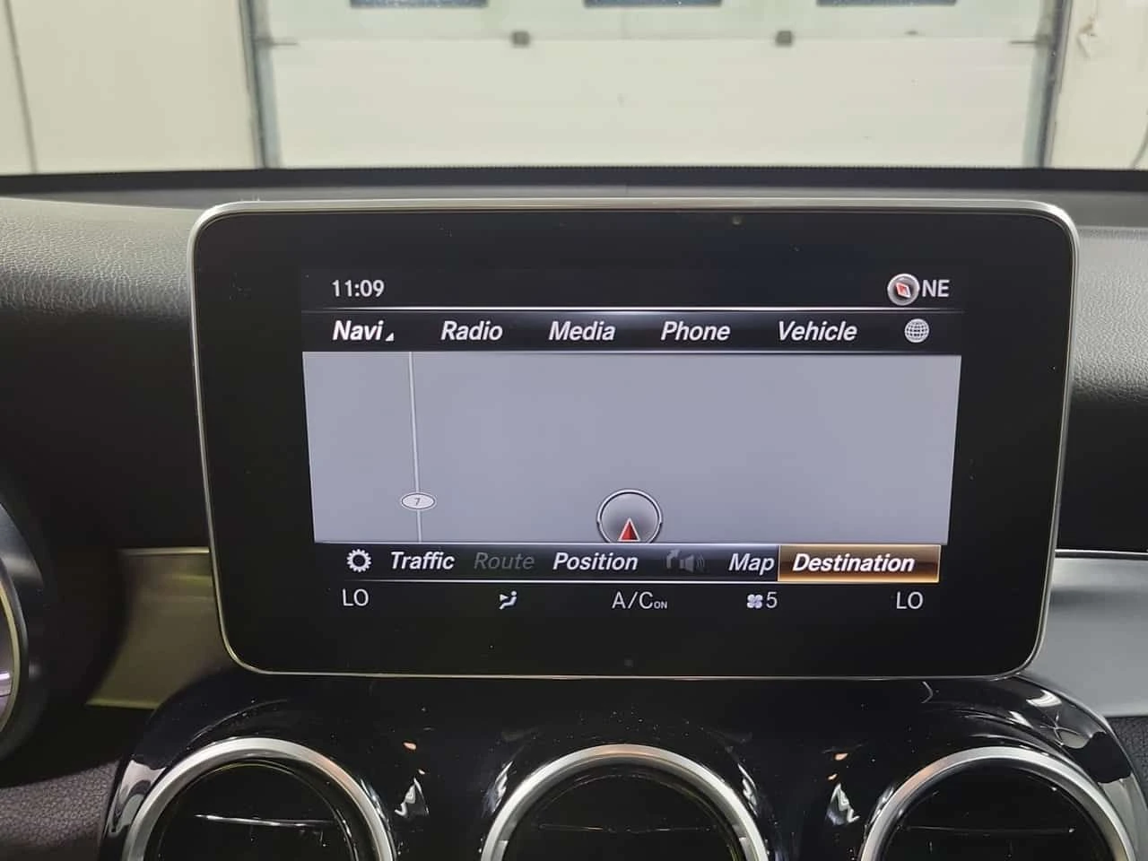 Mercedes-Benz GLC 300 * CARFAX * ОПЦИЯ ЗА АВТОКРЕДИТ * , снимка 11 - Автомобили и джипове - 55547788
